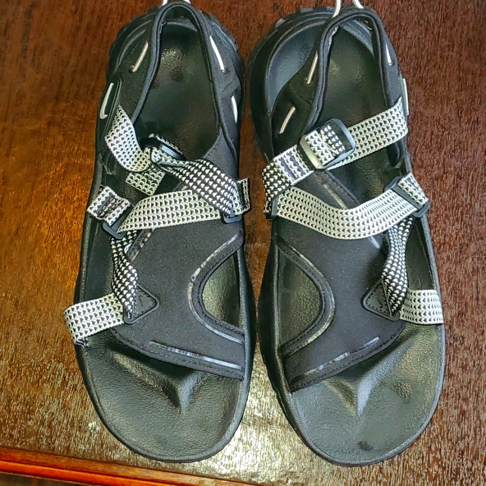 Shoes size 10